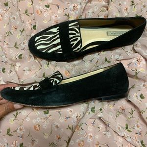 COLE HANN SUEDE FLATS